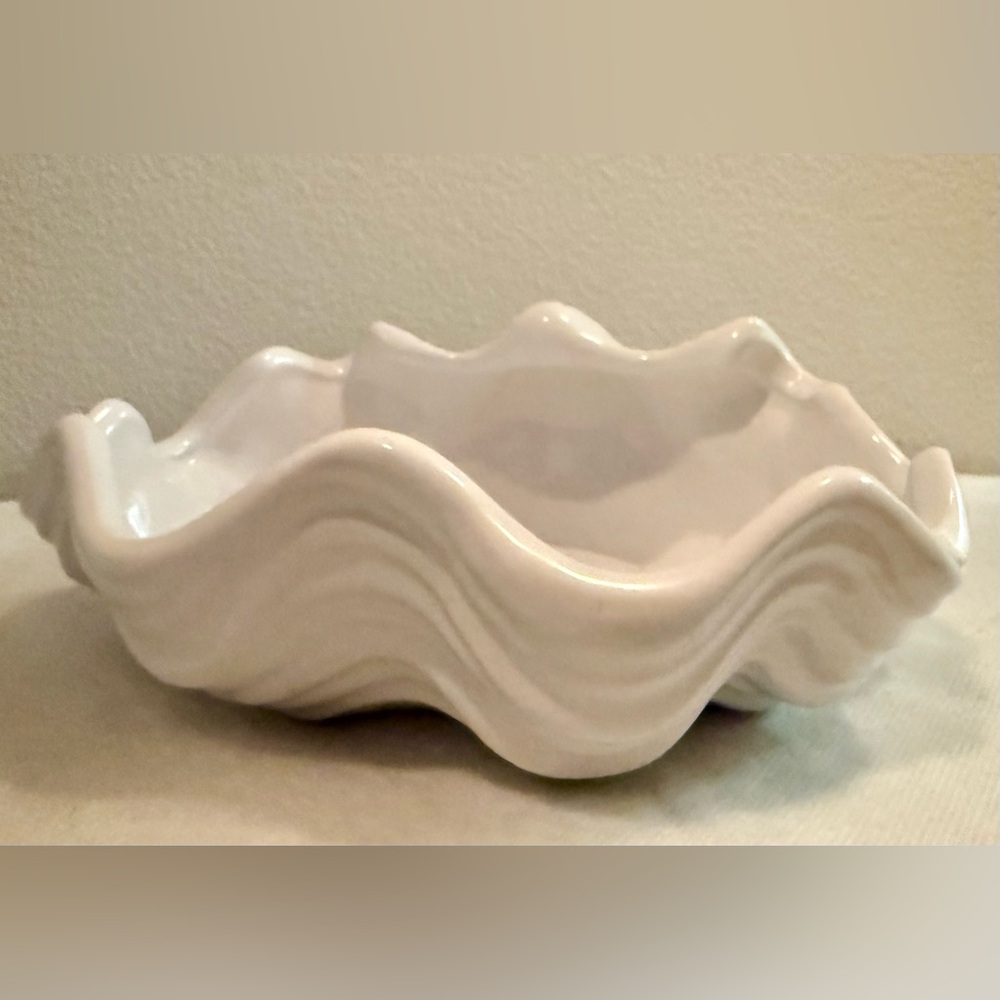 Jay Willfred  Andrea by Sadek Shell bowl/ Plate. Portugal. 8”